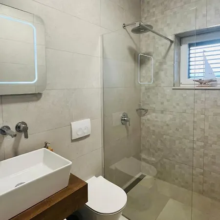 In Mit Privatem Pool By Interhome * Пучишча